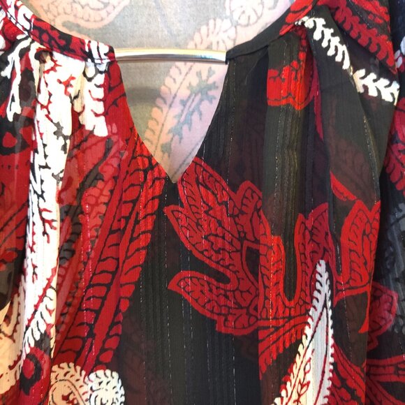 Avenue Black/Red/White Top, Size 22/24 - Picture 2 of 3